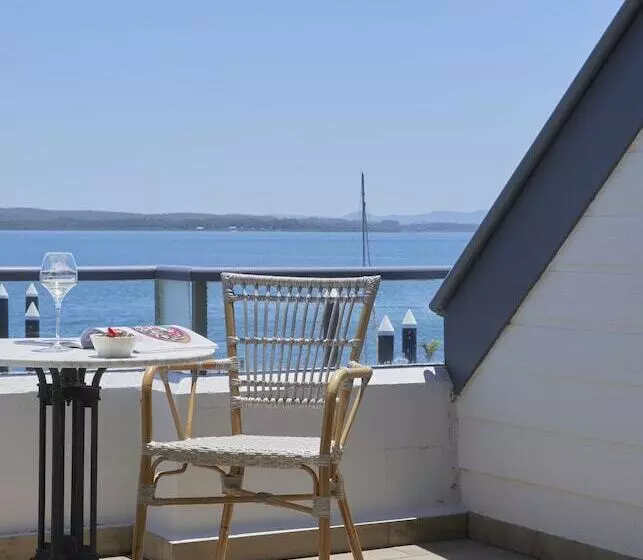 Отель Anchorage Port Stephens