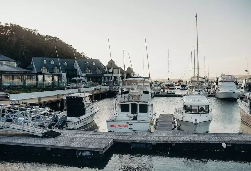 Отель Anchorage Port Stephens