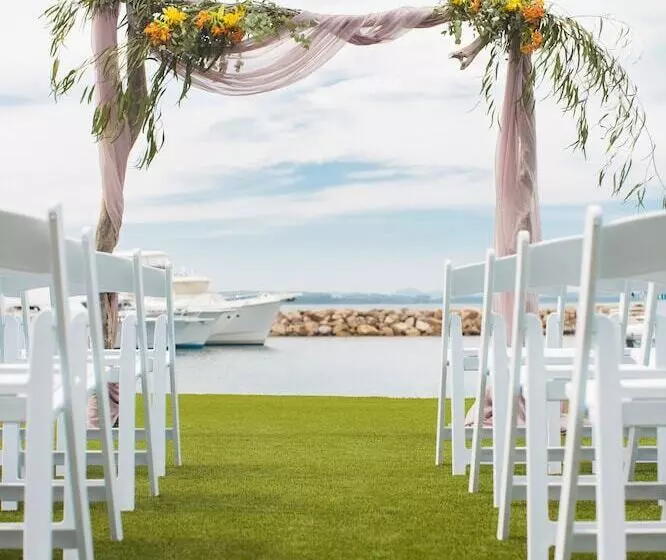 Отель Anchorage Port Stephens