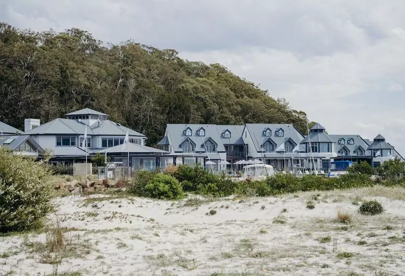 Отель Anchorage Port Stephens