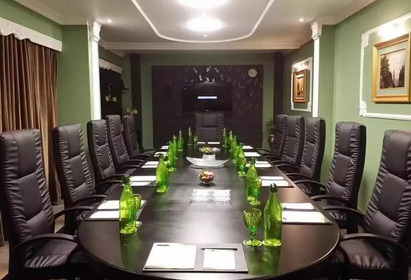 Отель Gem Park Ooty