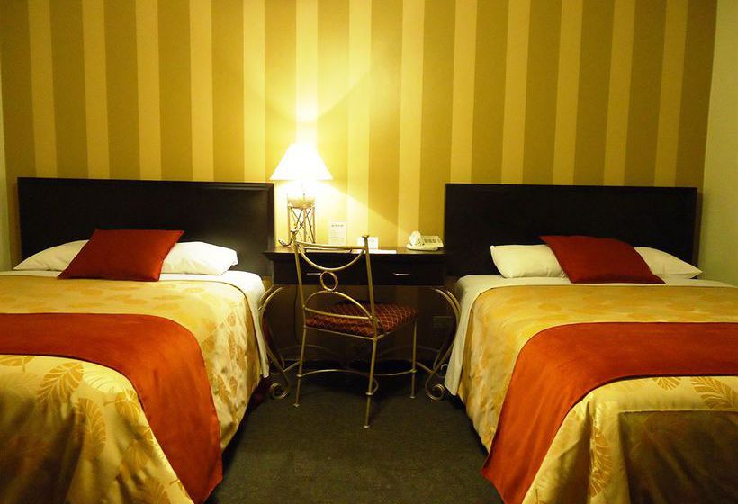 فندق Leon De Oro Inn & Suites