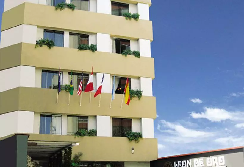 هتل Leon De Oro Inn & Suites