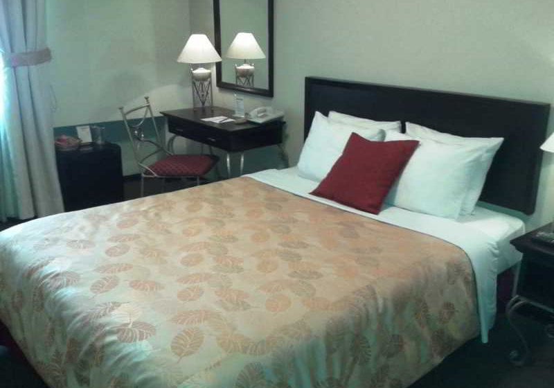 فندق Leon De Oro Inn & Suites