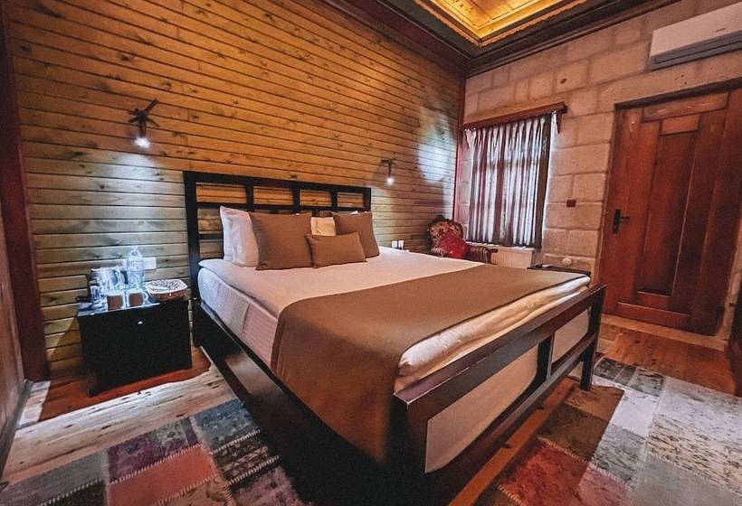 هتل Local Cave House