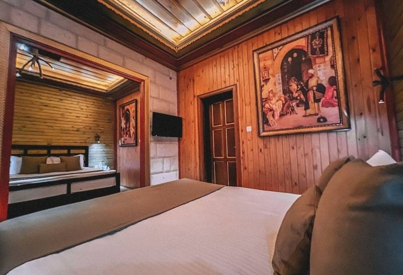 هتل Local Cave House