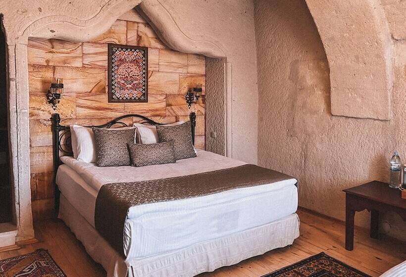 هتل Local Cave House