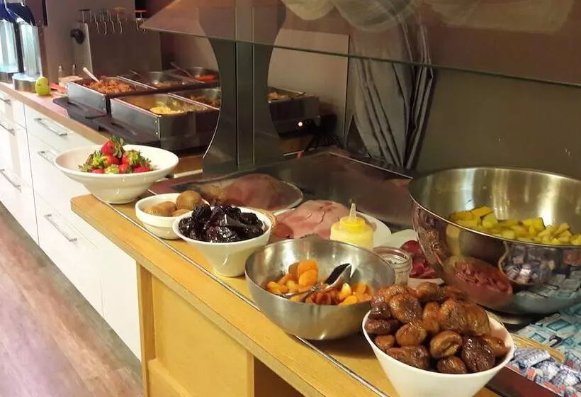 Отель Logis Atoll