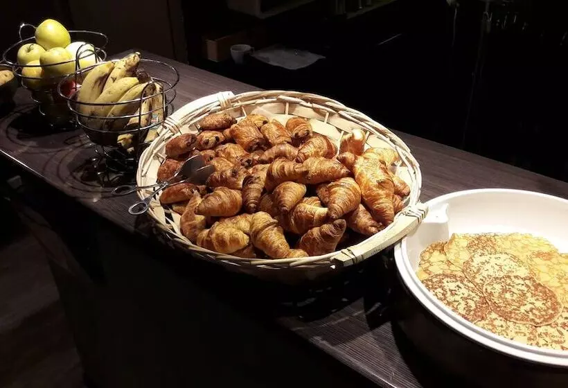 Отель Logis Atoll