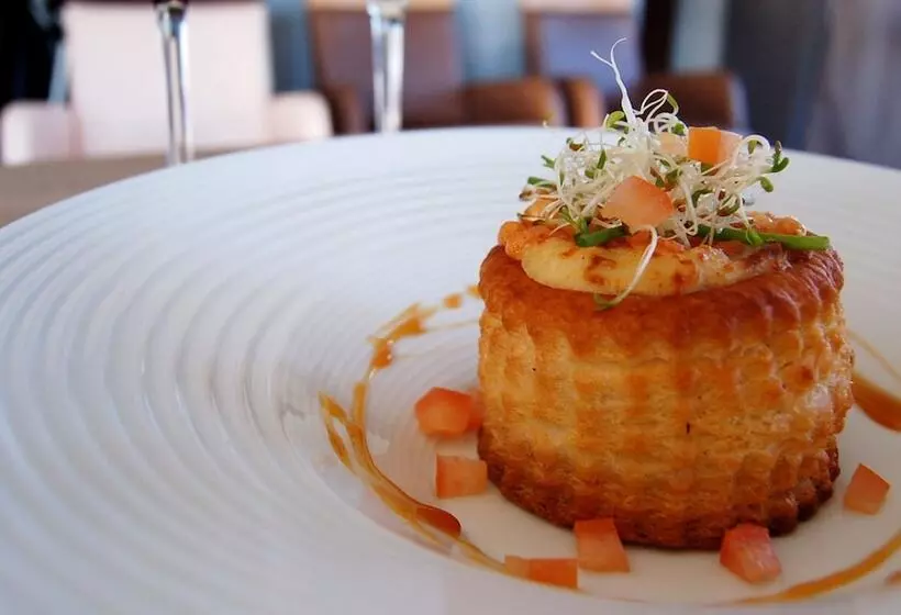 Отель Logis Atoll