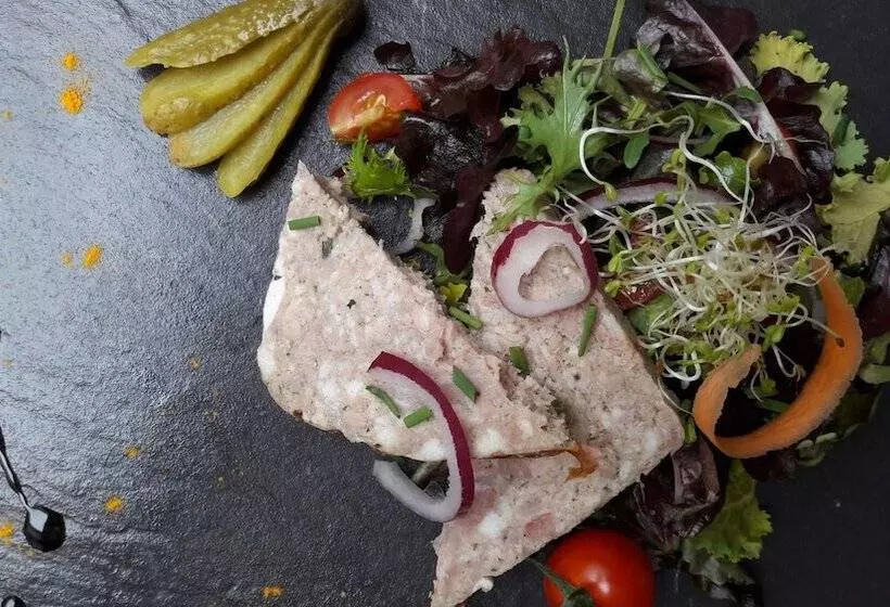 Отель Logis Atoll