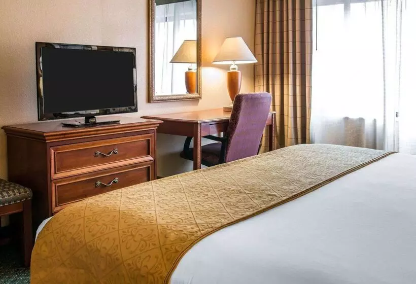 فندق Quality Inn