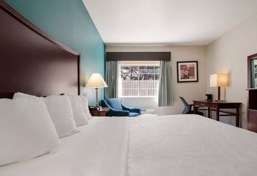 Surestay Plus Hotel By Best Western Topeka