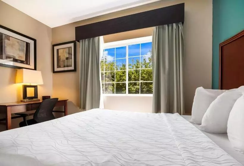 Surestay Plus Hotel By Best Western Topeka