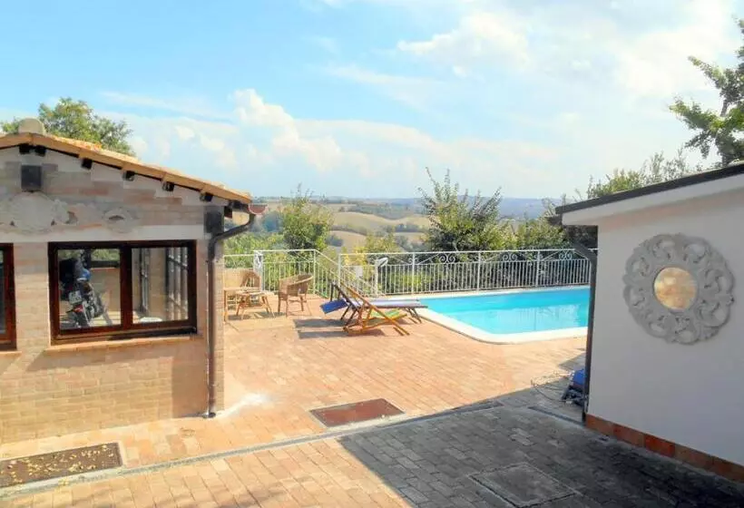 Aamiaismajoitus (B&B) Casale Civetta