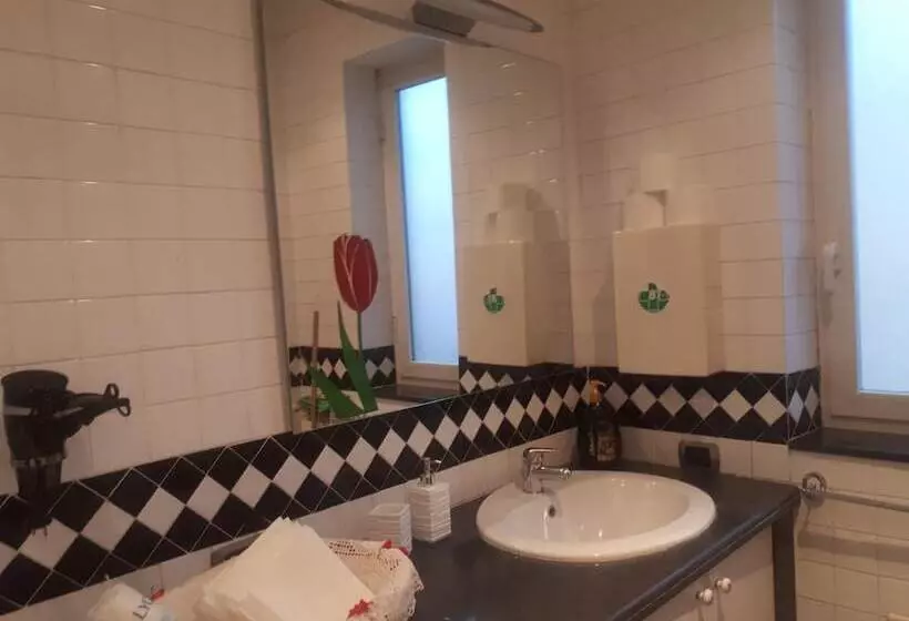 Miss Emily Vesuvio B&b