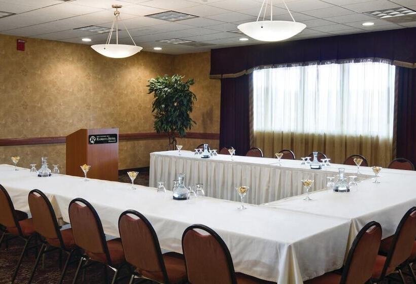 Bismarck Hotel And Conference Center