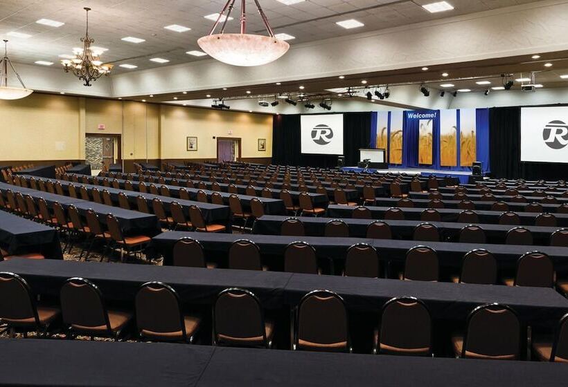 Bismarck Hotel And Conference Center