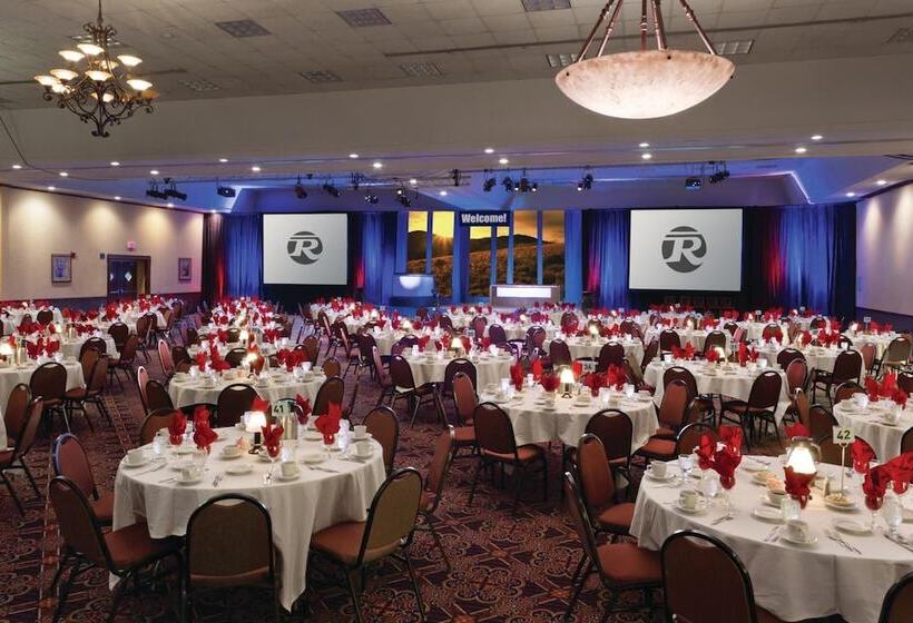 Bismarck Hotel And Conference Center