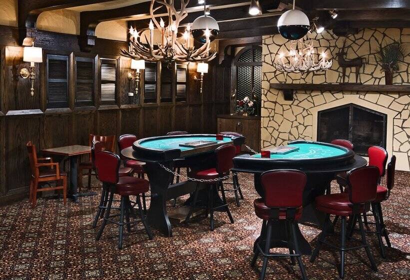 Bismarck Hotel And Conference Center