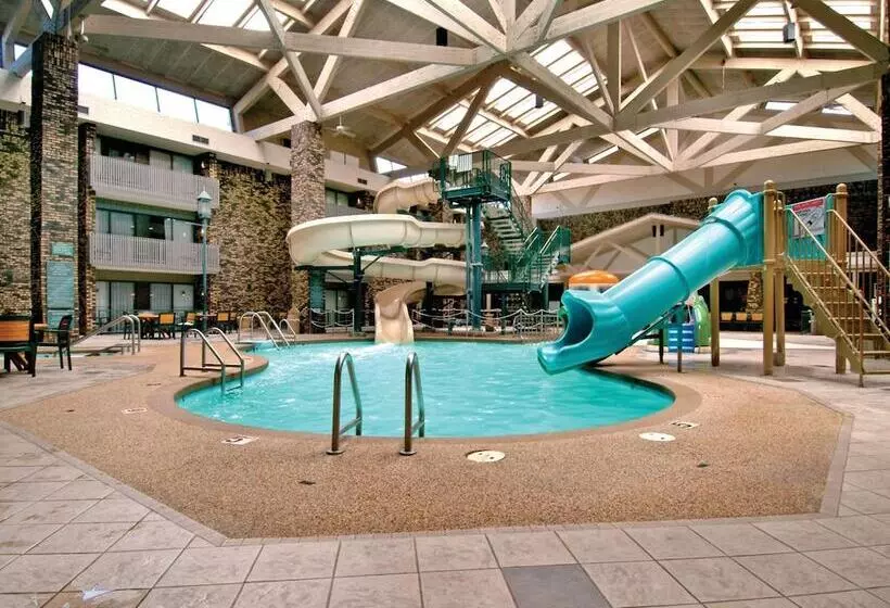 Bismarck Hotel And Conference Center