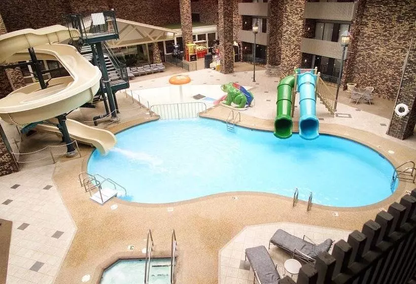 Bismarck Hotel And Conference Center