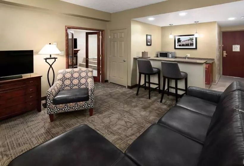 Bismarck Hotel And Conference Center