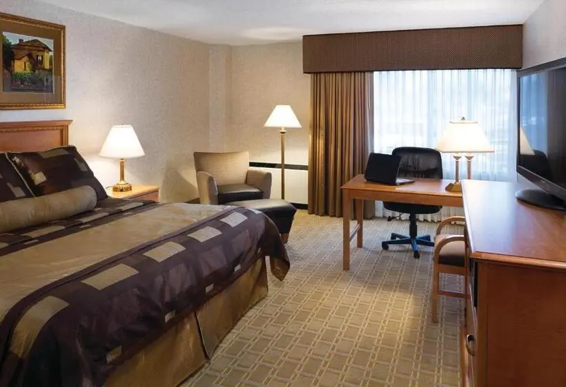 Bismarck Hotel And Conference Center