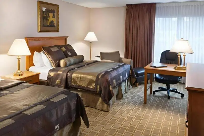Bismarck Hotel And Conference Center