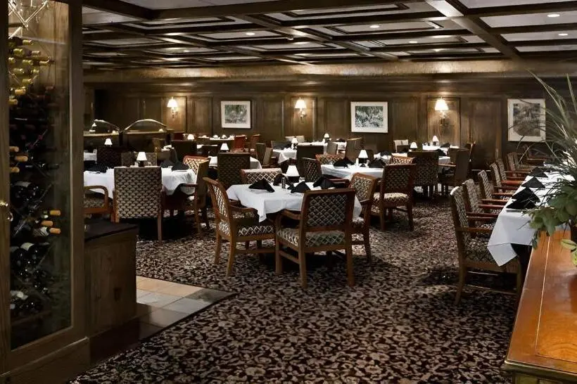 Bismarck Hotel And Conference Center