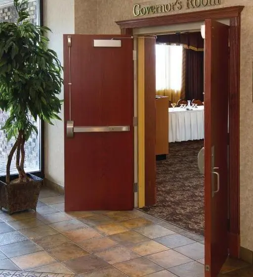 Bismarck Hotel And Conference Center