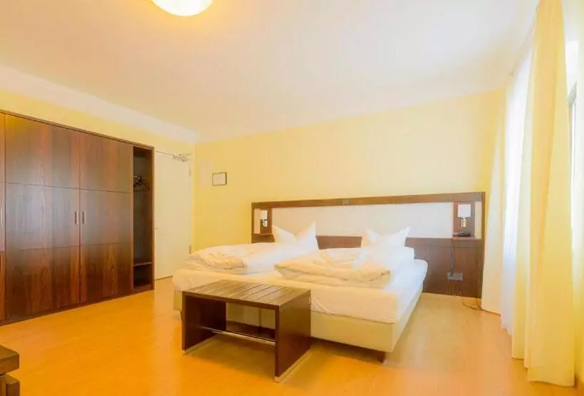 בית מלון כפרי Am Tiefwarensee