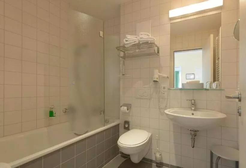 בית מלון כפרי Am Tiefwarensee