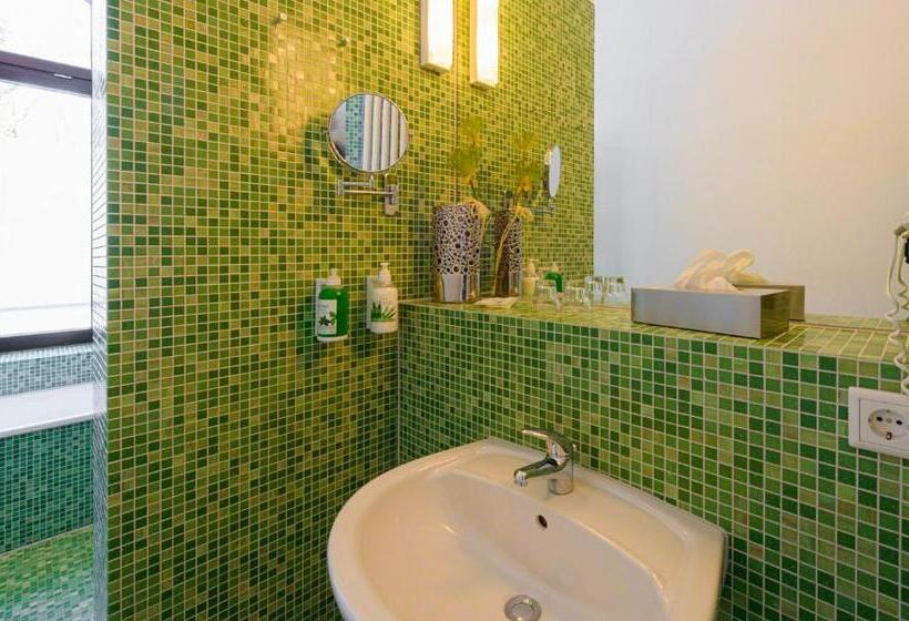 فندق Am Tiefwarensee