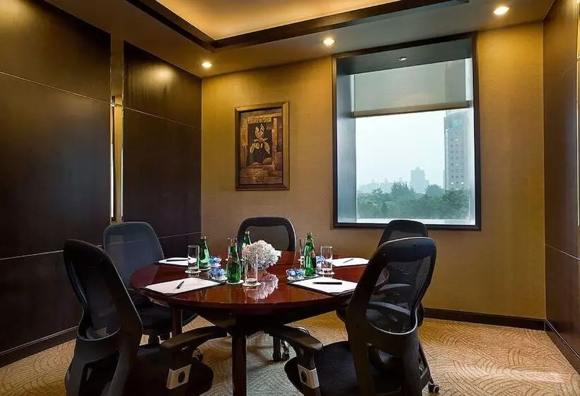 هتل Celebrity International Grand