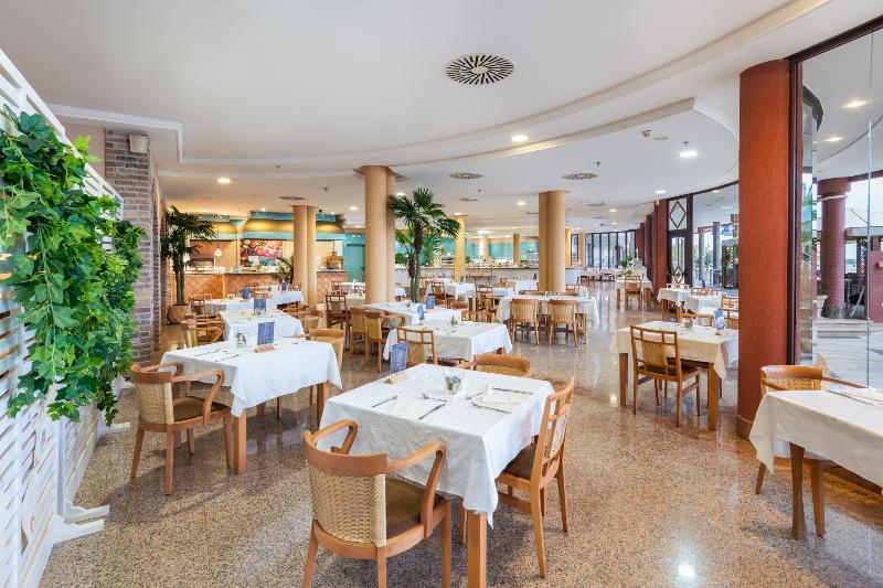 هتل Esmeralda Maris By Livvo