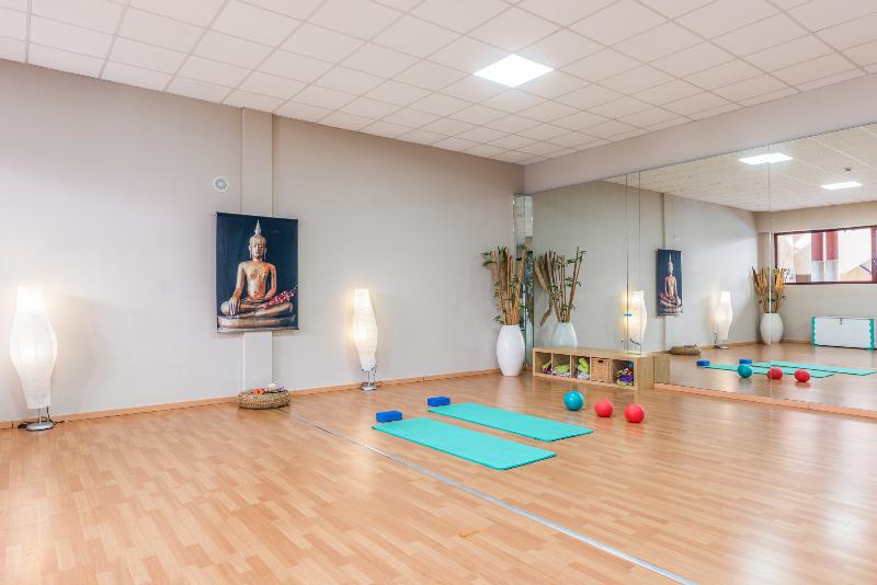 هتل Esmeralda Maris By Livvo