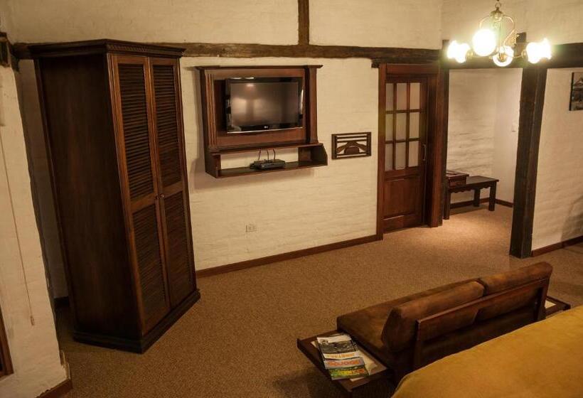 Отель Hacienda Abraspungo