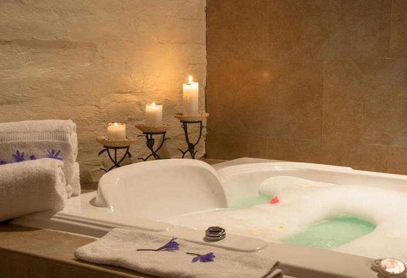 Отель Hacienda Abraspungo