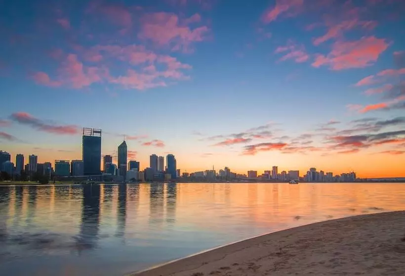 Отель Holiday Inn Perth City Centre, An Ihg