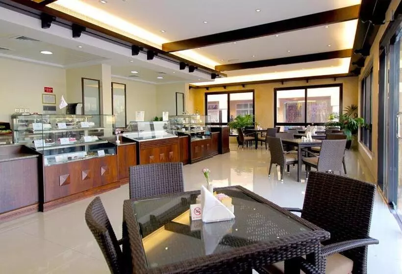 هتل Lou Lou A Beach Resort Sharjah