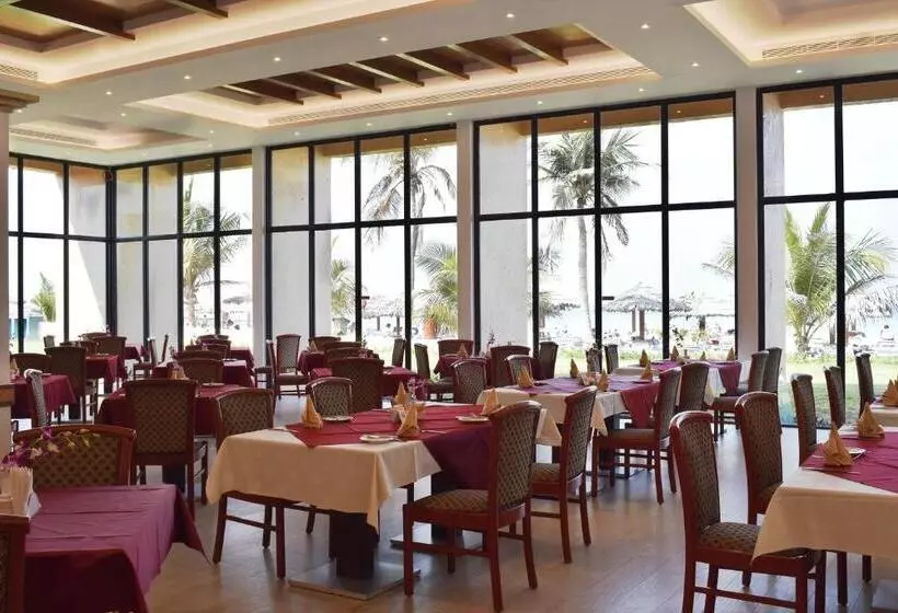 هتل Lou Lou A Beach Resort Sharjah