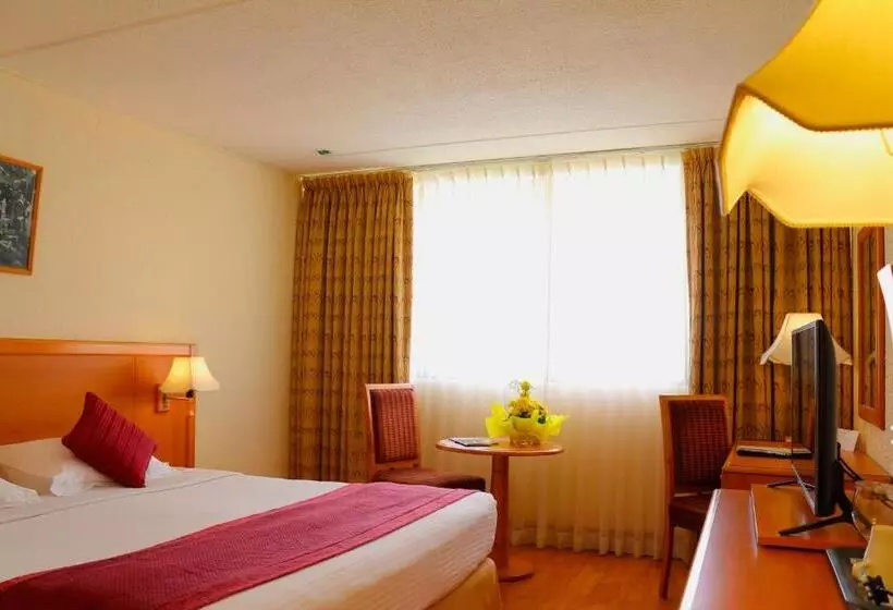 هتل Lou Lou A Beach Resort Sharjah