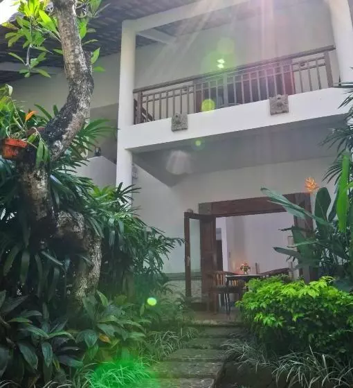 בית מלון כפרי Sativa Sanur Cottages