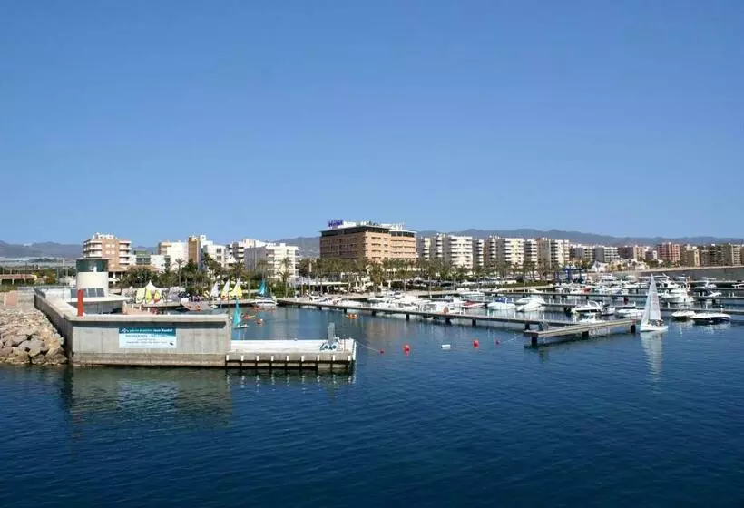 Отель Senator Águilas