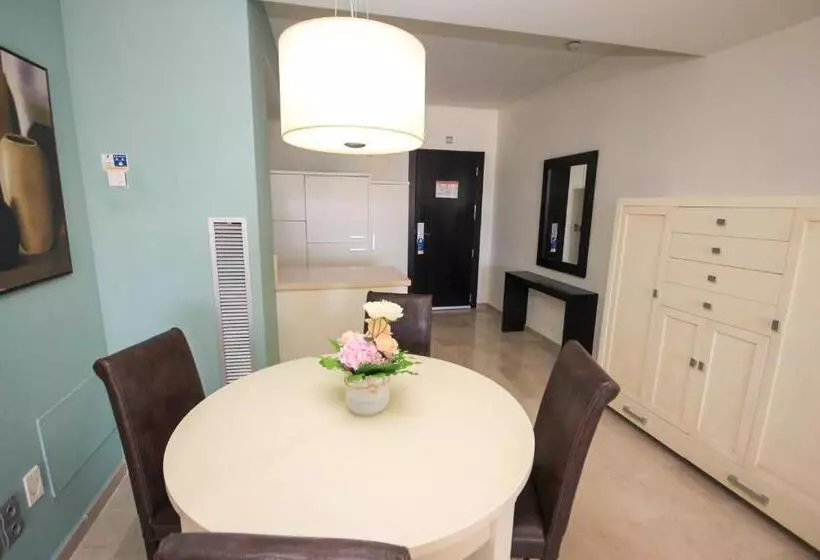 Отель Senator Águilas