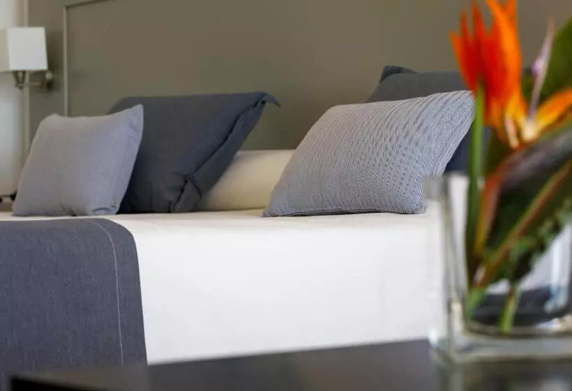 Отель Senator Águilas