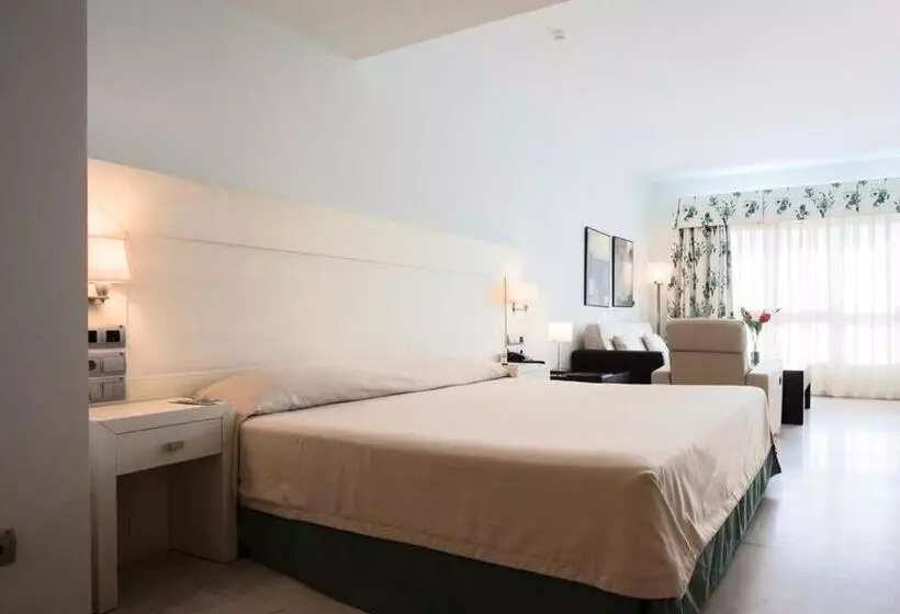 Отель Senator Águilas