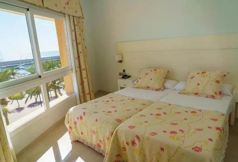 Отель Senator Águilas