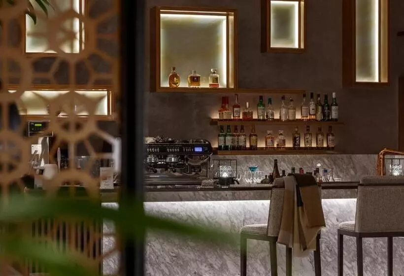 Отель The Celestine Tokyo Shiba